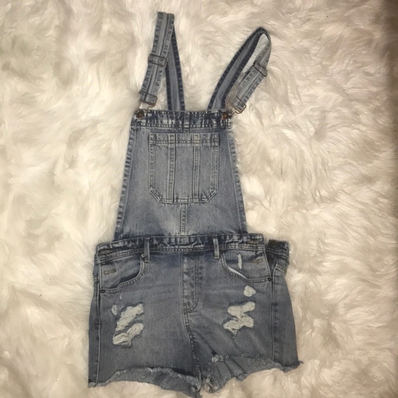 Forever 21 Pants - NWOT - Forever 21 distressed denim overall shorts